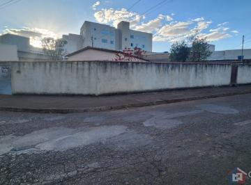 Terreno · 280m² · Terreno de Esquina À Venda Na Vila Garcia – Patos de Minas | 280 m² Murado
