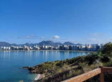 Comercial , Guarapari · Loja Grande Na Praia Do Morro Em Guarapari Es