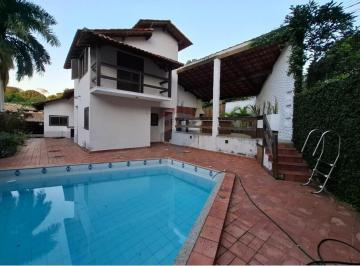 Casa · 243m² · 4 Quartos · 2 Vagas · Linda Casa Em Condomínio Com 4 Quartos, 2 Suítes, 3 Salas E Uma Piscina.
