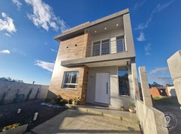Casa · 134m² · 3 Quartos · 2 Vagas · Residencial Vivare - Linda Casa No Residencial Vivare - 2 Pisos C/3dormitórios