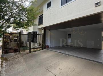 Casa · 313m² · 3 Quartos · 2 Vagas · Casa Sobrado Próximo Ao Centro