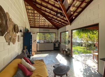 Foto 01 · Casa À Venda Em Ubatuba - Sp, Bairro Ubatumirim, Com 2 Quartos, 1 Sala, 2 Banheiros E 84,50 m² de Área