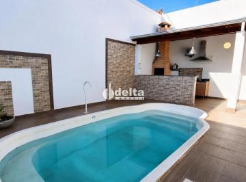 Casa · 180m² · 3 Quartos · 2 Vagas · Casa Residencia Com 3 Quarto Sendo 1 Suíte L Disponível Para Venda No Bairro Granada Em Uberlândia - m