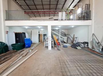 Comercial · 242m² · 3 Vagas · Galpão de 24660 m² Com Mezanino Para Locação - Jardim Cristo Redentor