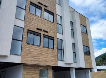 Apartamento · 10m² · 3 Quartos · Cobertura Em Bom Retiro, Teresópolis/rj de 10 m² 3 Quartos À Venda por R$800.000