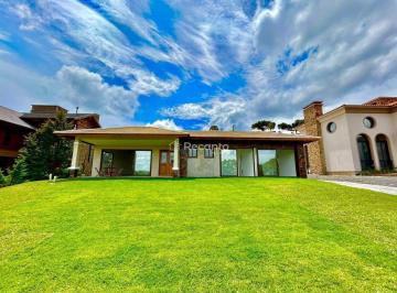 Casa · 1250m² · 6 Quartos · 2 Vagas · Casa Em Laje de Pedra, Canela/rs de 1250 m² 6 Quartos À Venda por R$