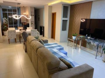 Casa · 211m² · 4 Quartos · 4 Vagas · Casa Em Gleba Palhano, Londrina/pr de 211 m² 4 Quartos À Venda por R$1.200.000