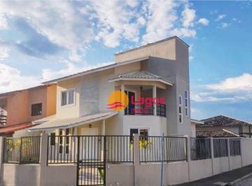 Casa · 210m² · 5 Quartos · 4 Vagas · Casa Em Flamengo, Maricá/rj de 210 m² 5 Quartos À Venda por R$1.170.000
