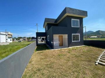 Casa · 110m² · 2 Quartos · 3 Vagas · Casa Em Itapeba, Maricá/rj de 110 m² 2 Quartos À Venda por R$530.000