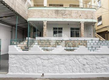 Casa · 140m² · 5 Quartos · 2 Vagas · Casa Em Barreto, Niterói/rj de 140 m² 5 Quartos À Venda por R$495.000