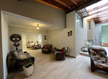 Casa de 3 quartos, Barueri · Casa À Venda | 225 m² | 3 Dormitórios (1 Suíte) | 4 Vagas No Centro Barueri/sp!