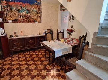 Casa de 2 quartos, São Paulo · Sobrado À Venda | 178 m² | 2 Dormitórios (1 Suíte) | 3 Vagas Na Parada Inglesa!