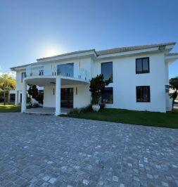 Casa · 1200m² · 6 Quartos · 5 Vagas · Encontro Das Águas - Mansão