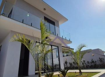 Casa · 250m² · 4 Quartos · 4 Vagas · Casa - Centro