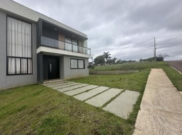 Casa · 180m² · 2 Quartos · 7 Vagas · Oportunidade Exclusiva Em Condomínio Fechado Com Negociação Facilitada E Possibilidade de Permuta