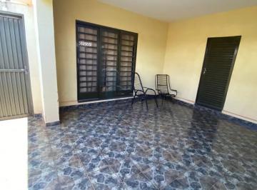 Casa · 200m² · 3 Quartos · 2 Vagas · Casa de 170 m² Com 3 Quartos - Castelo Branco