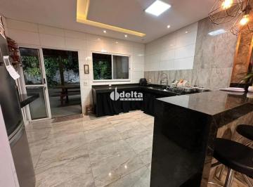 Casa · 250m² · 2 Quartos · 2 Vagas · Casa Residencial Com 2 Quartos Sendo 1 Suíte Disponível Para Venda No Bairro Granada Em Uberlândia - m
