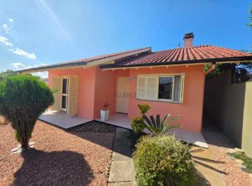 Casa · 207m² · 3 Quartos · 3 Vagas · Linda Casa de 3 Quartos Em Lugar Extremamente Tranquilo