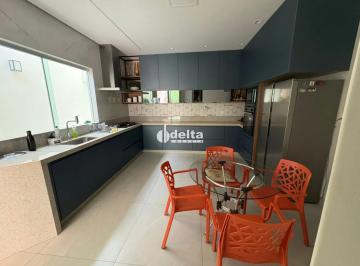 Casa · 432m² · 4 Quartos · 6 Vagas · Casa Residencial Com 4 Suítes Disponível Para Locação No Bairro Cidade Jardim Em Uberlândia - Mg.