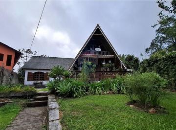 Casa · 108m² · 3 Quartos · 2 Vagas · Casa À Venda Em Debossan, Nova Friburgo Com 108 m² por R$400.000,00.