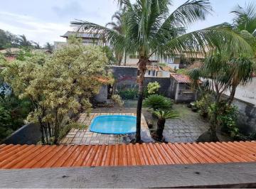 Casa · 275m² · 4 Quartos · 2 Vagas · Há Poucos m Da Praia de Piratininga! Com 4 Quartos, Sala Ampla, Piscina, Área Gourmet E Um Exce