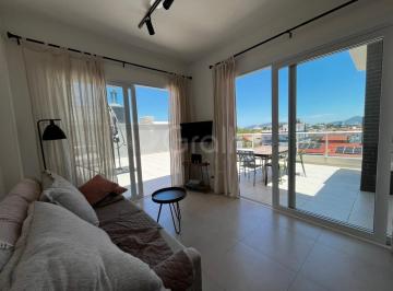 3 sala sunclub · Cobertura de 192 m² Com 3 Quartos Sendo 1 Suíte No Campeche