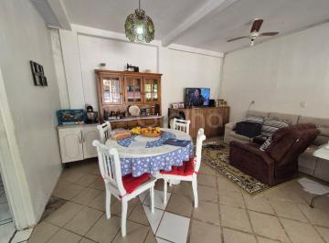 01 · Casa de 86 m² Com 2 Quartos Sendo 1 Suíte Na Agronômica