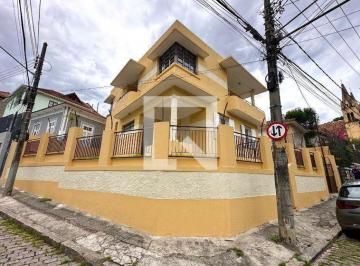 Casa · 173m² · 4 Quartos · 3 Vagas · Imoveis - Em Santa Teresa