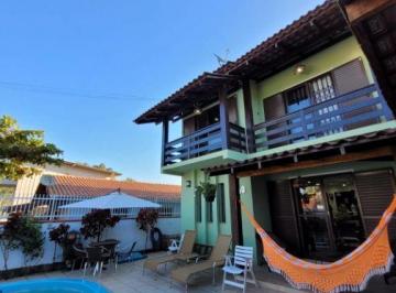 Casa · 202m² · 4 Quartos · 2 Vagas · Sobrado Em Armação, Penha/sc de 202 m² 4 Quartos À Venda por R$1.800.000
