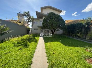 Casa · 1m² · 4 Quartos · 5 Vagas · Casa Mista Com 4 Quartos Sendo 2 Suítes, Disponível Para Venda No Bairro Morada Da Colina Em Uberlân