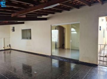 Foto 01 · Casa Térrea de 160 m² Com 2 Salas, 2 Quartos (1 Suíte), Copa, Cozinha, Área Gourmet, Quintal, Edícul