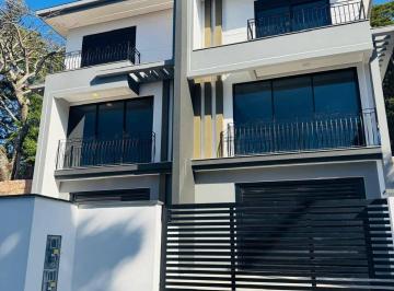 Casa · 250m² · 3 Quartos · 3 Vagas · Casa Em Cachoeira Do Bom Jesus, Florianópolis/sc de 250 m² 3 Quartos Para Locação R$7.500,00/mes