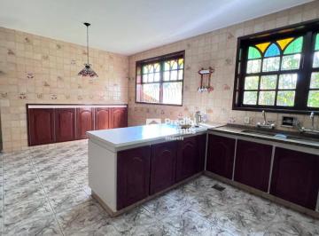 Casa · 480m² · 4 Quartos · 3 Vagas · Casa Em Santa Elisa, Nova Friburgo/rj de 480 m² 4 Quartos À Venda por R$1.850.000