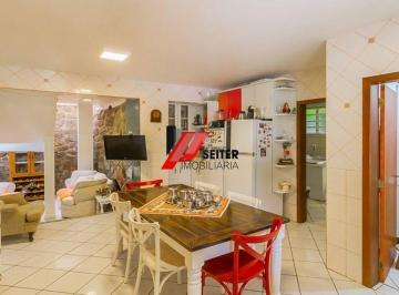 Casa · 235m² · 6 Quartos · 4 Vagas · Casa a Venda Trindade Florianopolis