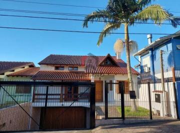 Casa · 320m² · 3 Quartos · 3 Vagas · Casa Com Piscina E 3 Dormitórios No Bairro Ipanema