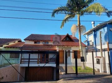 Casa · 320m² · 3 Quartos · 3 Vagas · Casa Com Piscina E 3 Dormitórios No Bairro Ipanema