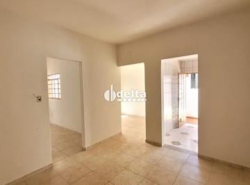 Casa · 250m² · 3 Quartos · 3 Vagas · Casa Com 3 Quartos Disponível Para Venda No Bairro Custódio Pereira Em Uberlândia Mg