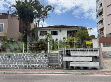 1 destaque · Casa de 190 m² Com 3 Quartos No Bairro Bom Abrigo
