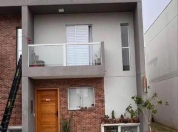 Casa · 64m² · 2 Quartos · 2 Vagas · Sobrado Para Venda Em Suzano, Parque Santa Rosa, 2 Dormitórios, 2 Banheiros, 2 Vagas