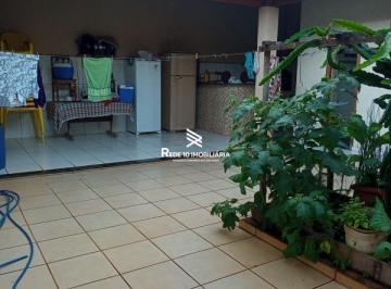 Casa · 227m² · 2 Quartos · 2 Vagas · Casa À Venda, 2 Quartos, 2 Suítes, 2 Vagas - Bairro Saraiva, Uberlândia Mg