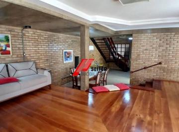Casa · 200m² · 4 Quartos · 1 Vaga · Casa a Venda Agronômica Florianópolis