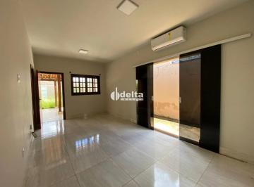 Casa · 270m² · 3 Quartos · 3 Vagas · Casa Com 3 Quartos Sendo 1 Suíte Disponível Para Venda No Bairro Jardim Botânico Em Uberlândia - Mg