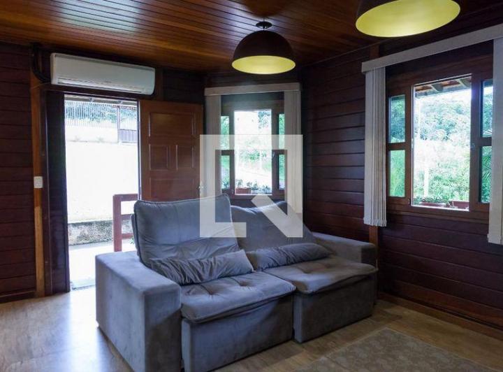 Casa À Venda - Canto Das Águas, 3 Quartos, 1500 m² - Rio Acima