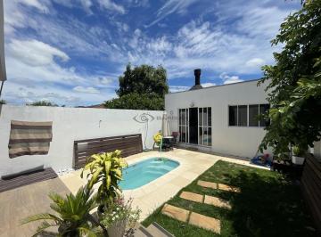 Casa · 113m² · 2 Quartos · 1 Vaga · Geminado Com Quiosque E Piscina No Arroio Grande!