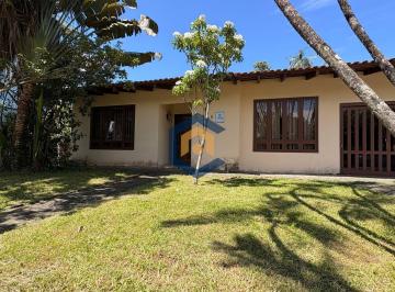 Casa · 205m² · 3 Quartos · 1 Vaga · Casa Térrea Averbada Com 1 Suíte + 2 Quartos, a Venda No Bairro Saguaçu Em Joinville!