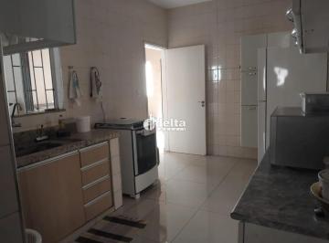 Casa · 300m² · 3 Quartos · 2 Vagas · Casa Residencial Com 3 Quartos Sendo 1 Suíte Disponível Para Venda No Bairro Custódio Pereira Em Ube
