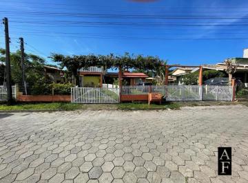 Casa · 794m² · 3 Quartos · Casa Térrea Em Garopaba/sc.