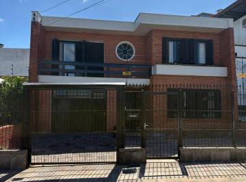 Casa · 227m² · 4 Quartos · 4 Vagas · Casa Mobiliada No Bairro Cinquentenário, Com 227 m² E Com 4 Dormitórios
