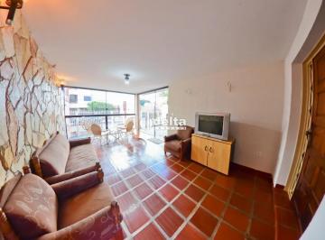 Casa · 350m² · 3 Quartos · 3 Vagas · Residência Disponível No Bairro Santa Maria