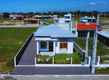 Casa · 87m² · 2 Quartos · 3 Vagas · Casa Nova